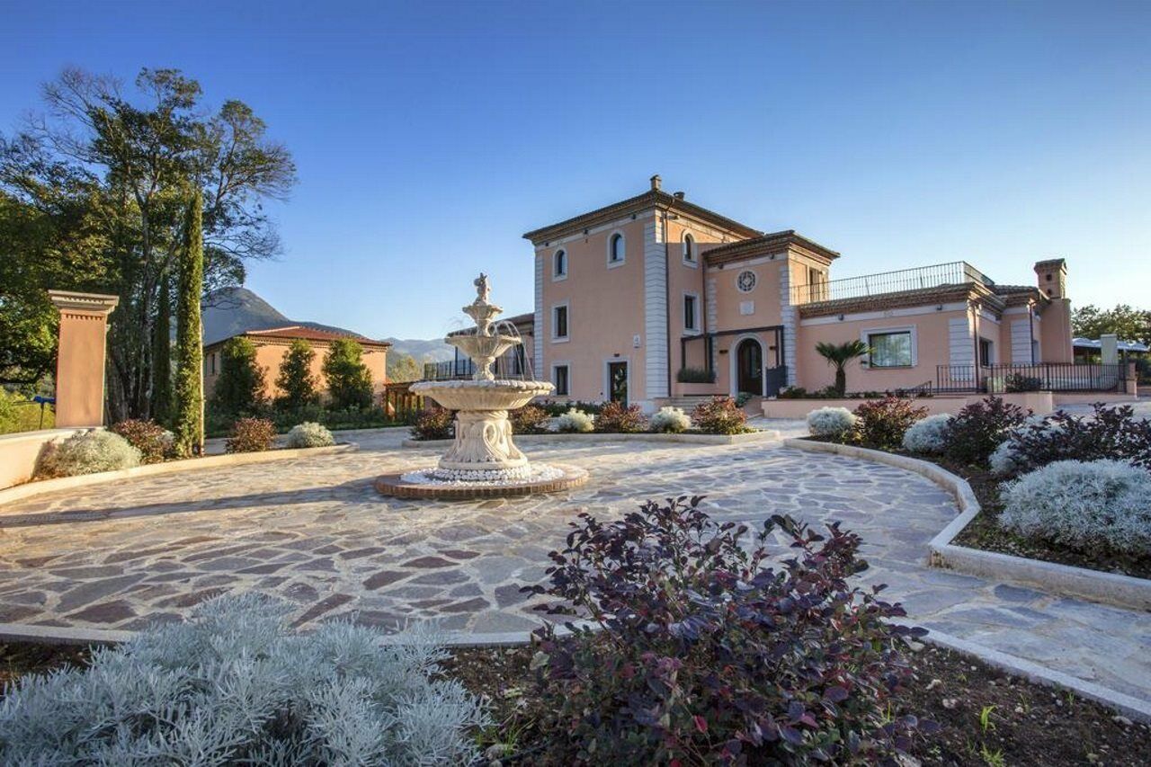 Tenuta Esdra Agrispa Pontecorvo Exterior photo